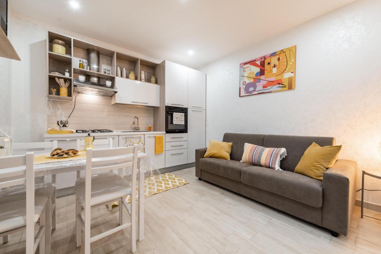Yhellow Home Comfy Apartment Bari Exterior photo