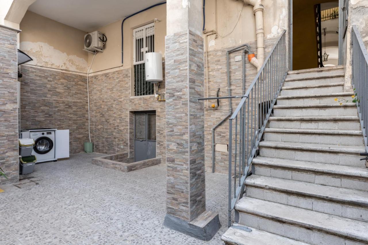 Yhellow Home Comfy Apartment Bari Exterior photo